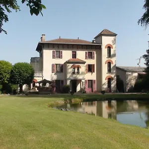 Bed & Breakfast Domaine De Marchal - Et Table D'hotes, Celles-Sur-Durolle