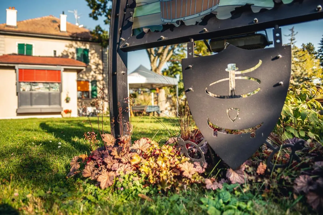 Domaine Du Pressoir Bed & Breakfast Ambilly