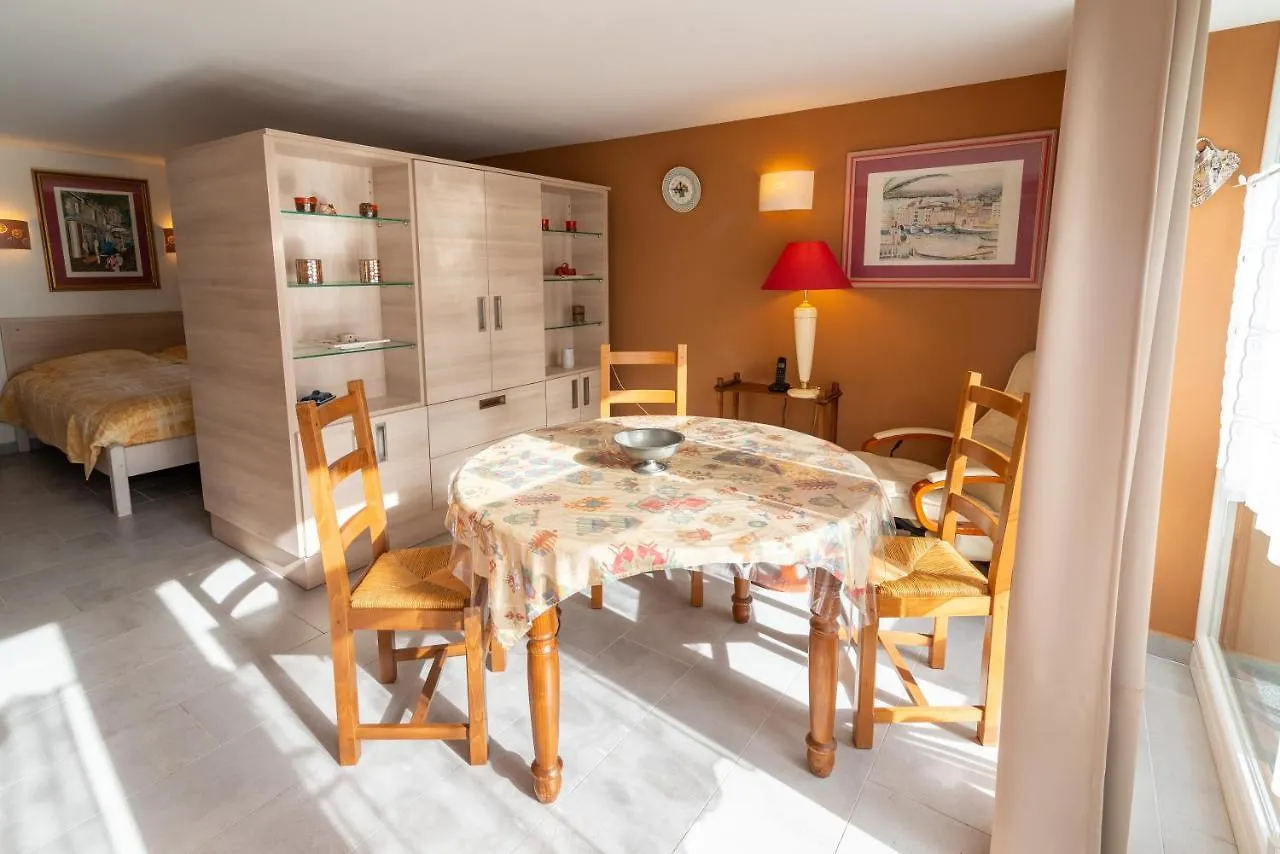 Domaine Du Pressoir Bed & Breakfast Ambilly France